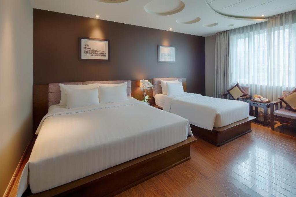 Grand Silverland Hotel Ho Chi Minh City Exterior photo