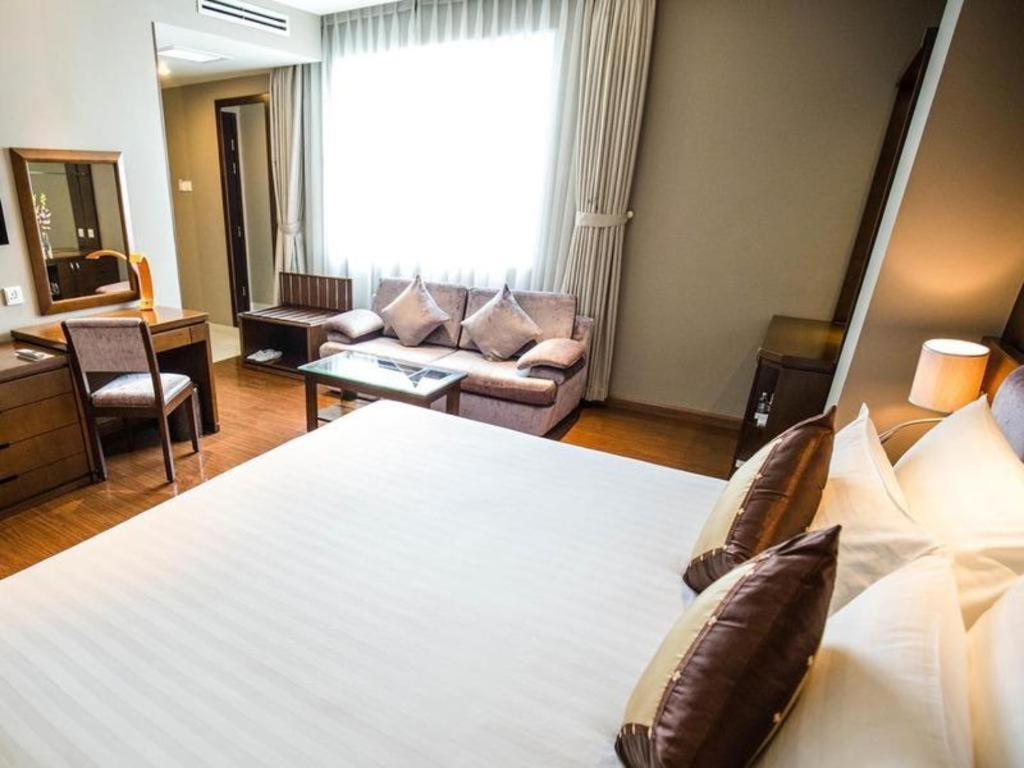 Grand Silverland Hotel Ho Chi Minh City Exterior photo